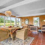 3 Bedroom Lovely In Дом отдыха *
