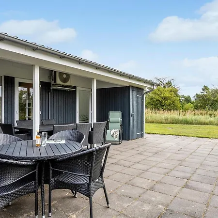 Дом отдыха 3 Bedroom Lovely In *