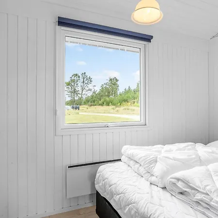 3 Bedroom Lovely In * Биндслев