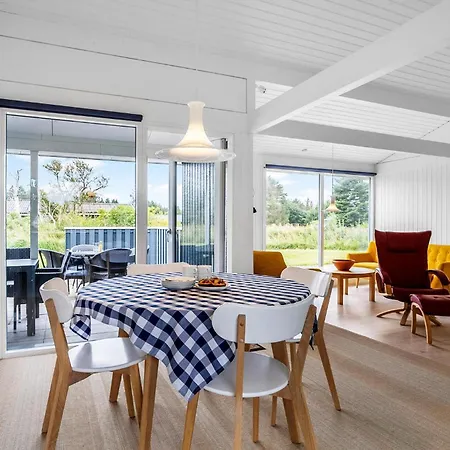 Дом отдыха 3 Bedroom Lovely In