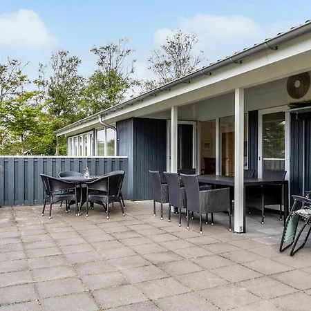 3 Bedroom Lovely In Дом отдыха *