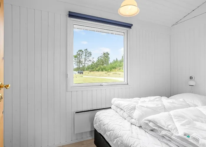 3 Bedroom Lovely In * Биндслев