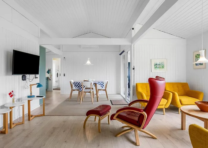3 Bedroom Lovely In Feriehus