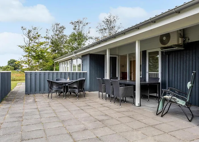 3 Bedroom Lovely In Feriehus *